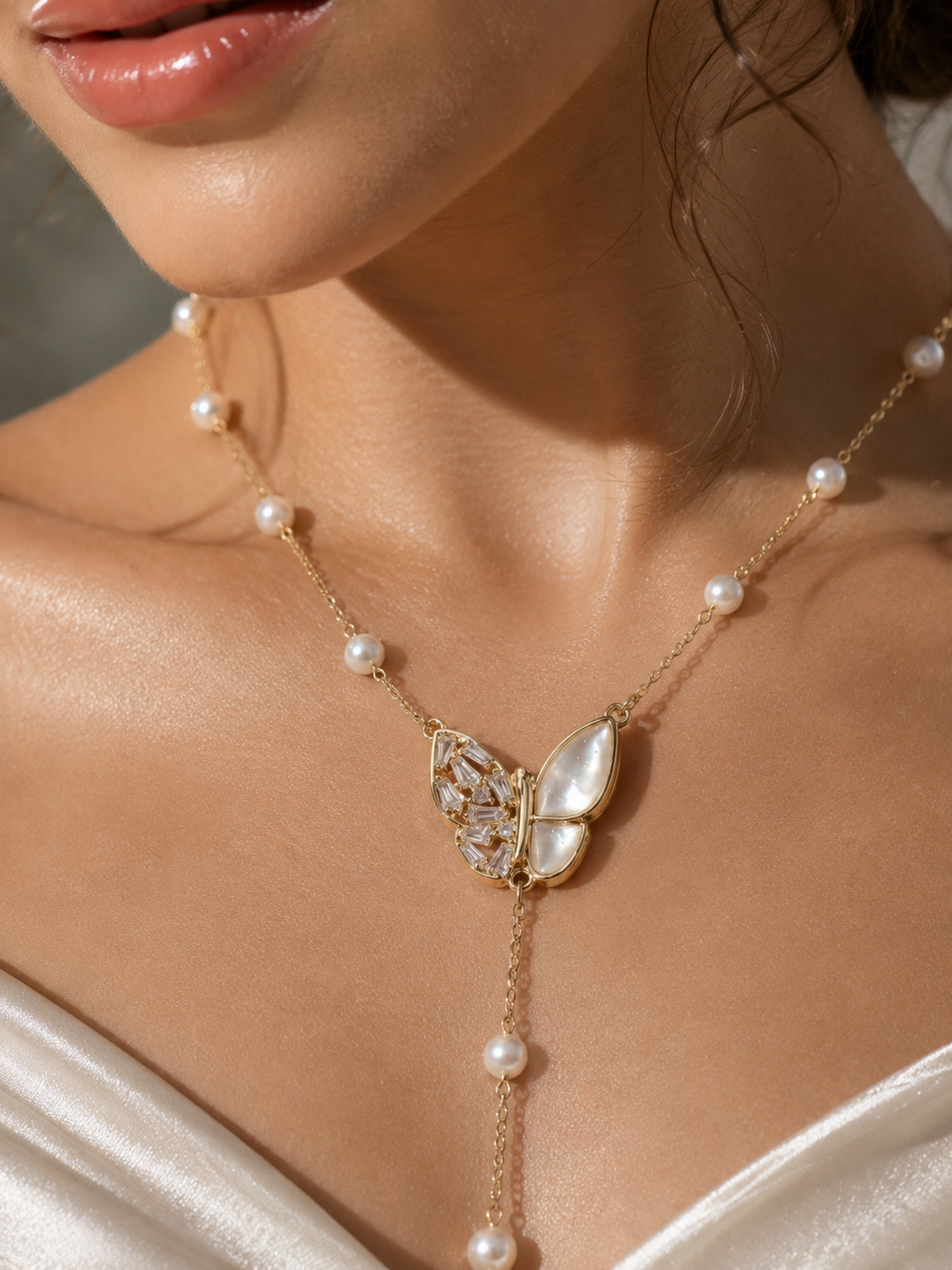 VIYOMA Ivory Pearl Papillon Necklace