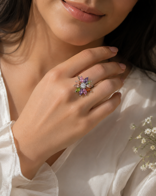VIYOMA Prism Petals Ring