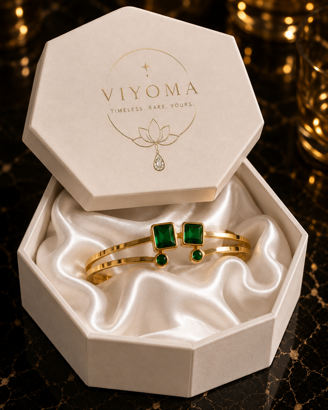 VIYOMA Emerald Royale Cuff
